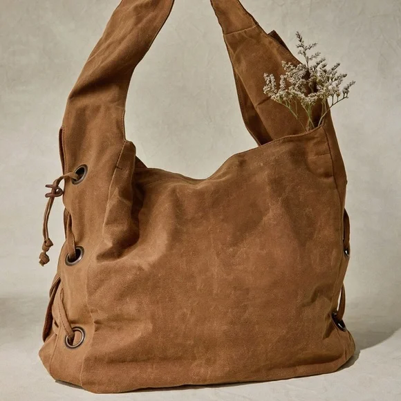 We The Free Maverick Sling Tote - Picture 2 of 4